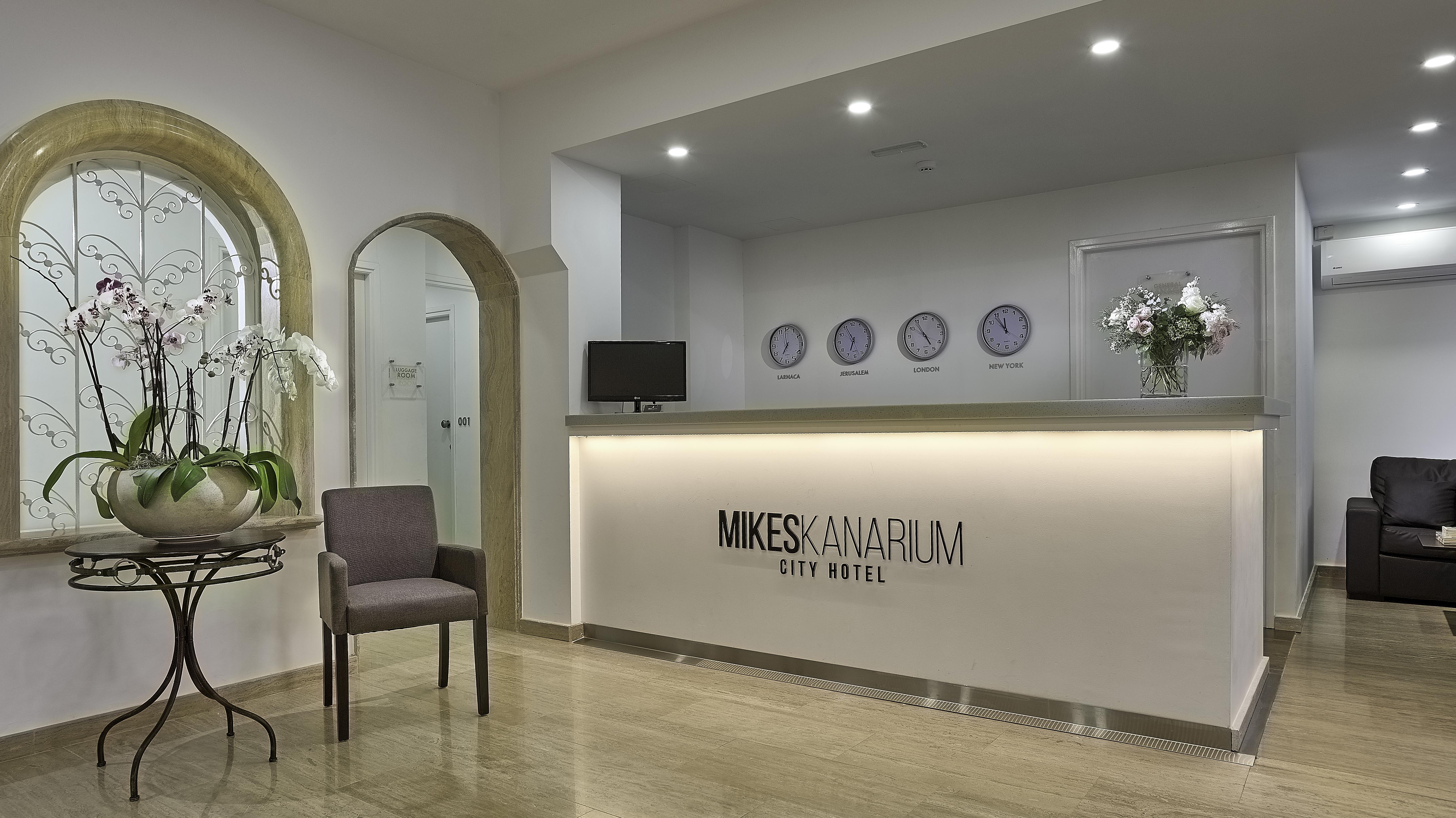 Mikes Kanarium City Hotel Larnaca Buitenkant foto