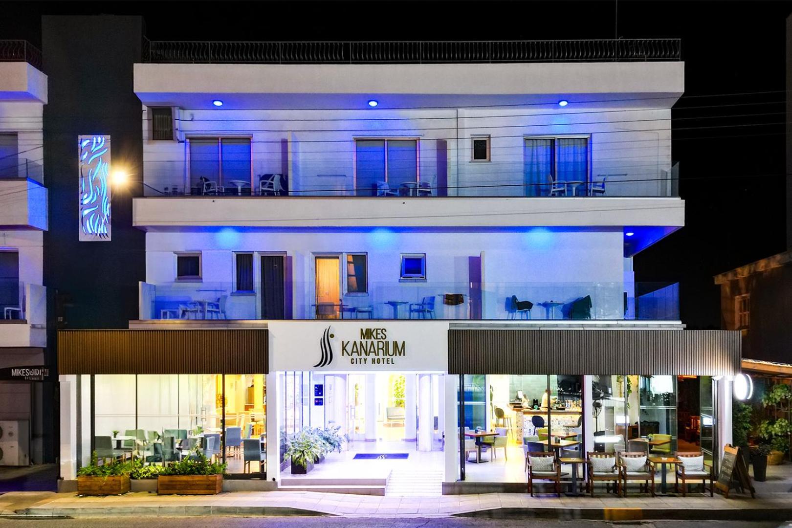 Mikes Kanarium City Hotel Larnaca Buitenkant foto