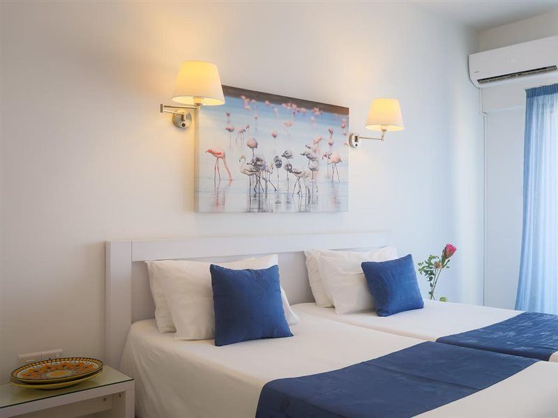 Mikes Kanarium City Hotel Larnaca Buitenkant foto
